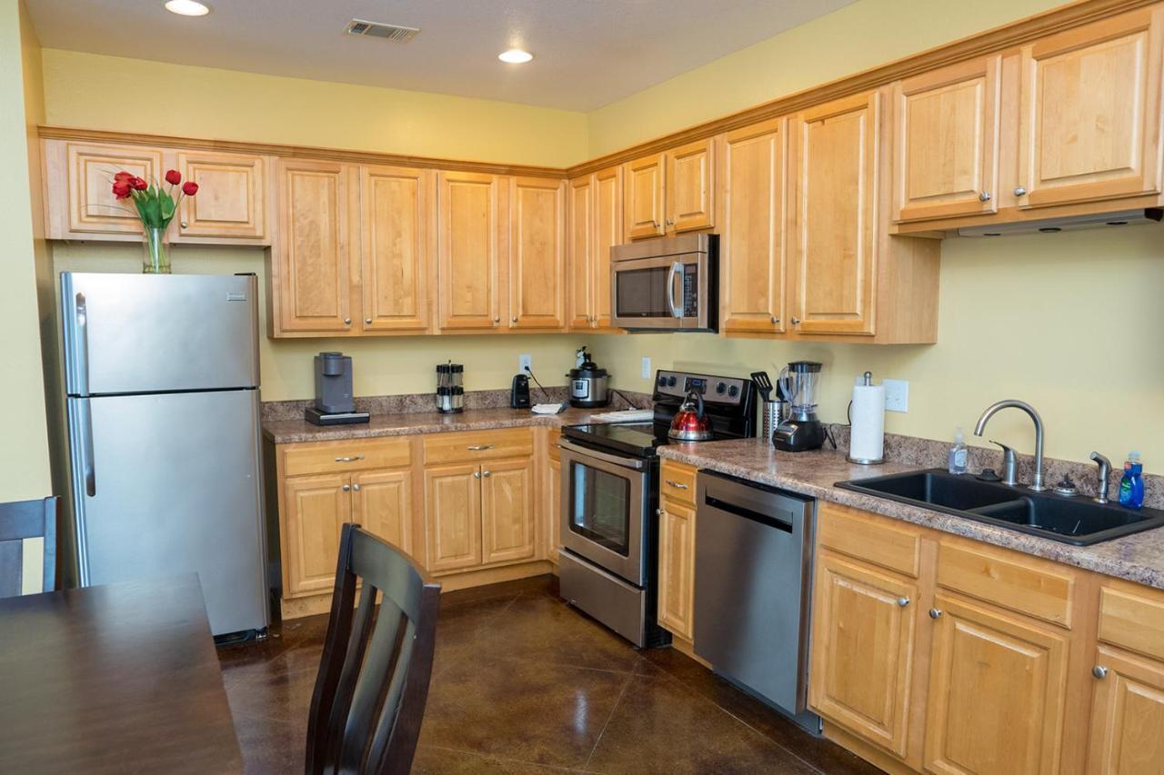 Serene 3Br Apartment 4Tvs Free Wi-Fi & Parking -E- Moss Point Exterior photo