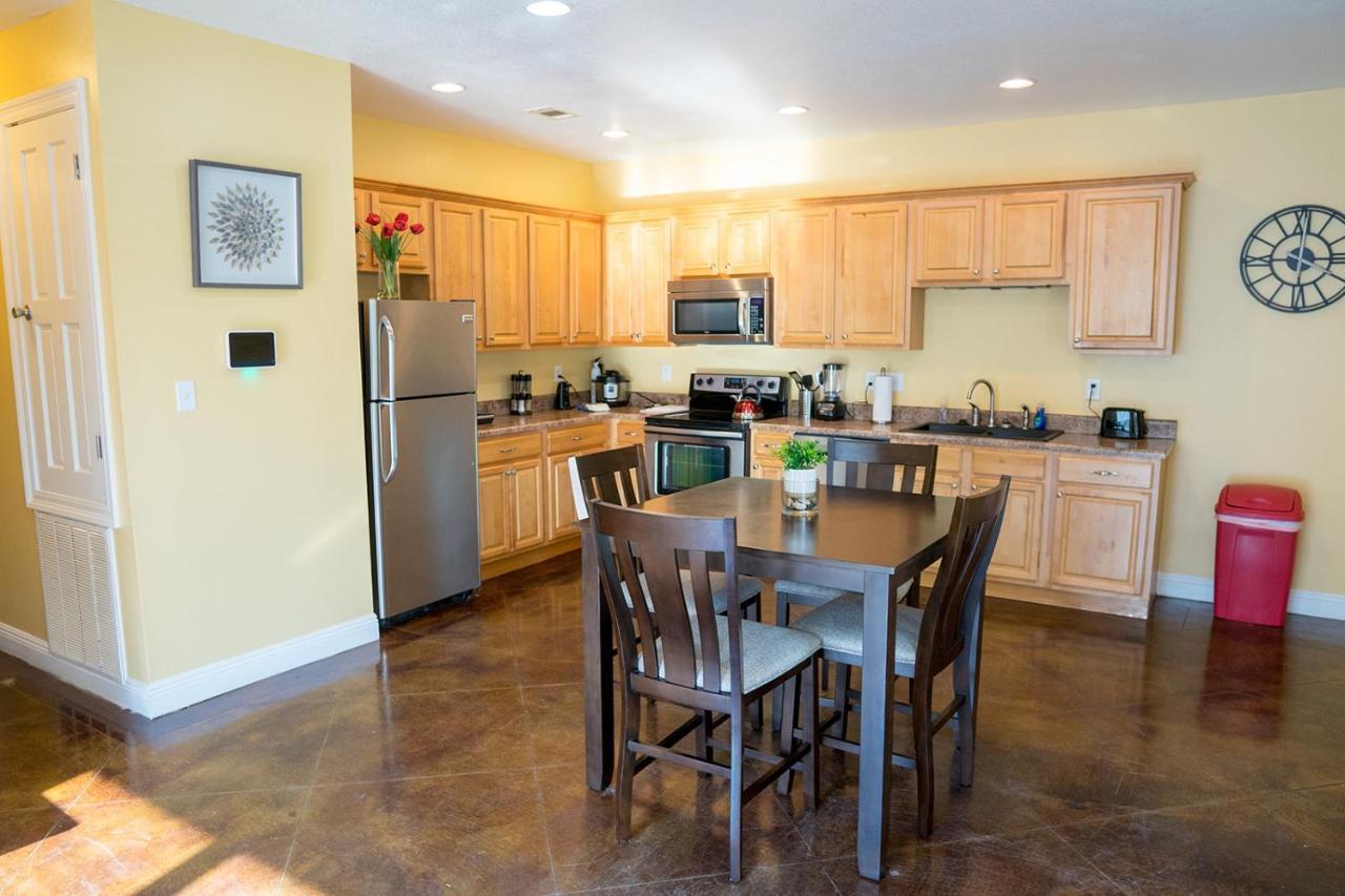 Serene 3Br Apartment 4Tvs Free Wi-Fi & Parking -E- Moss Point Exterior photo