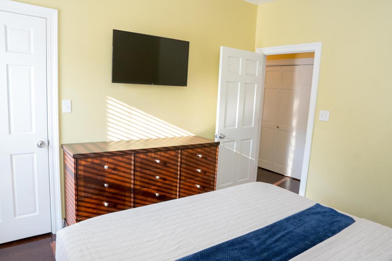 Serene 3Br Apartment 4Tvs Free Wi-Fi & Parking -E- Moss Point Exterior photo