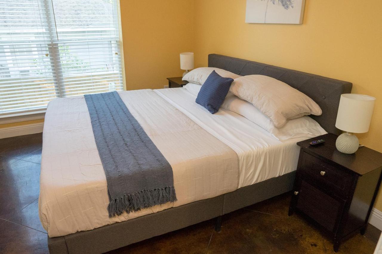 Serene 3Br Apartment 4Tvs Free Wi-Fi & Parking -E- Moss Point Exterior photo