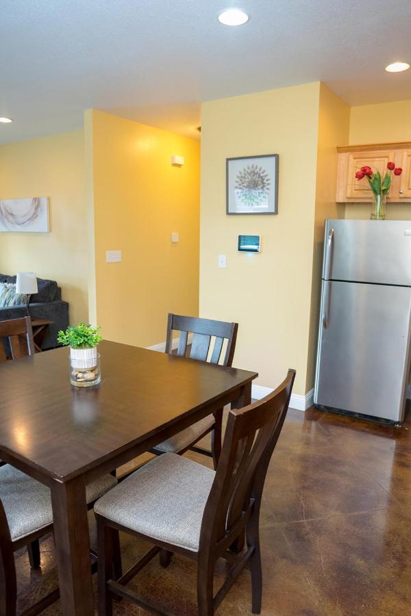 Serene 3Br Apartment 4Tvs Free Wi-Fi & Parking -E- Moss Point Exterior photo