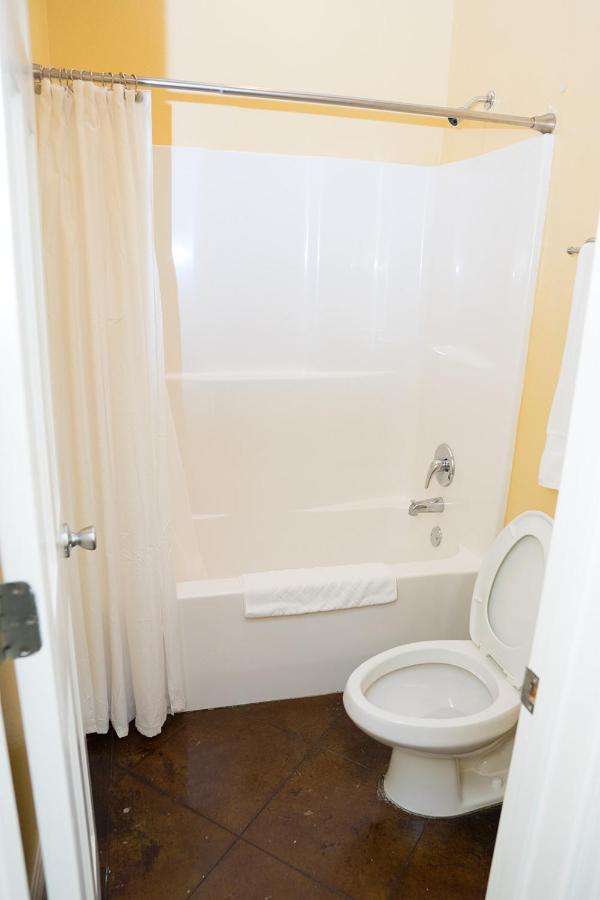 Serene 3Br Apartment 4Tvs Free Wi-Fi & Parking -E- Moss Point Exterior photo