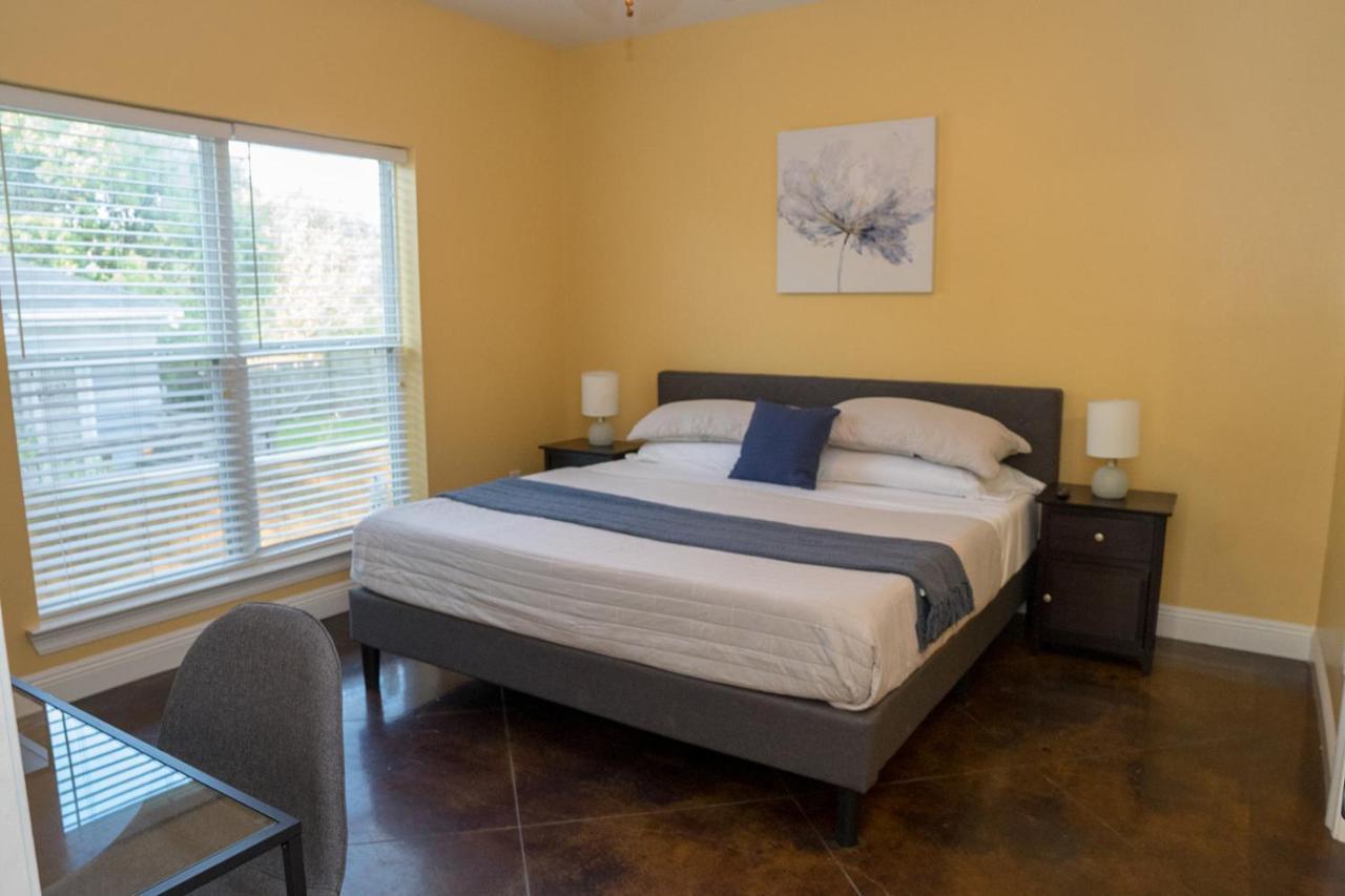 Serene 3Br Apartment 4Tvs Free Wi-Fi & Parking -E- Moss Point Exterior photo