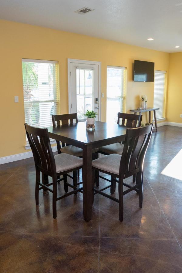 Serene 3Br Apartment 4Tvs Free Wi-Fi & Parking -E- Moss Point Exterior photo